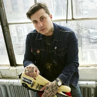 Frank Iero avatar