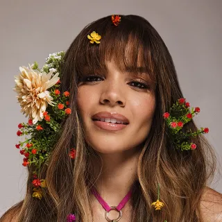 Leslie Grace avatar