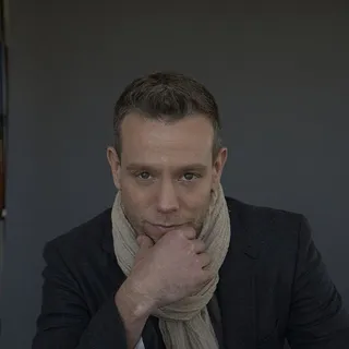 Adam Pascal avatar