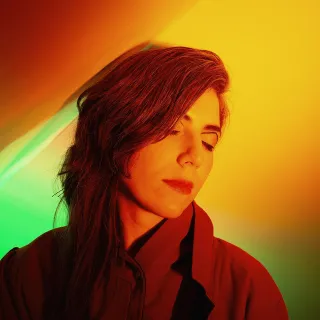 Julia Holter avatar