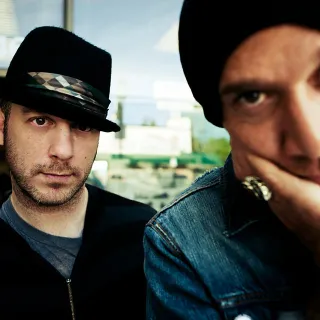 She Wants Revenge avatar