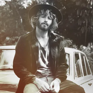 Angus Stone avatar